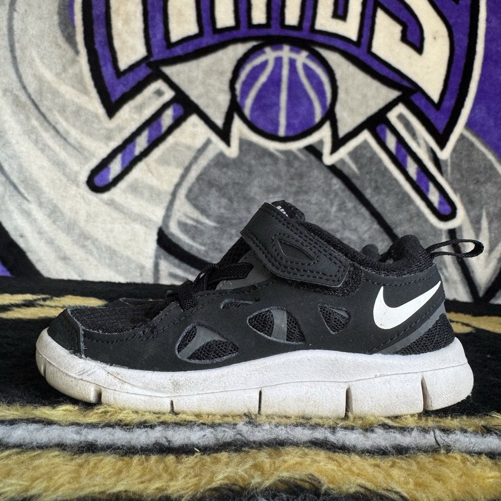 Size 9c - Nike Free Run 2 (TD) Hook & Loop [DA2692-004] Kids